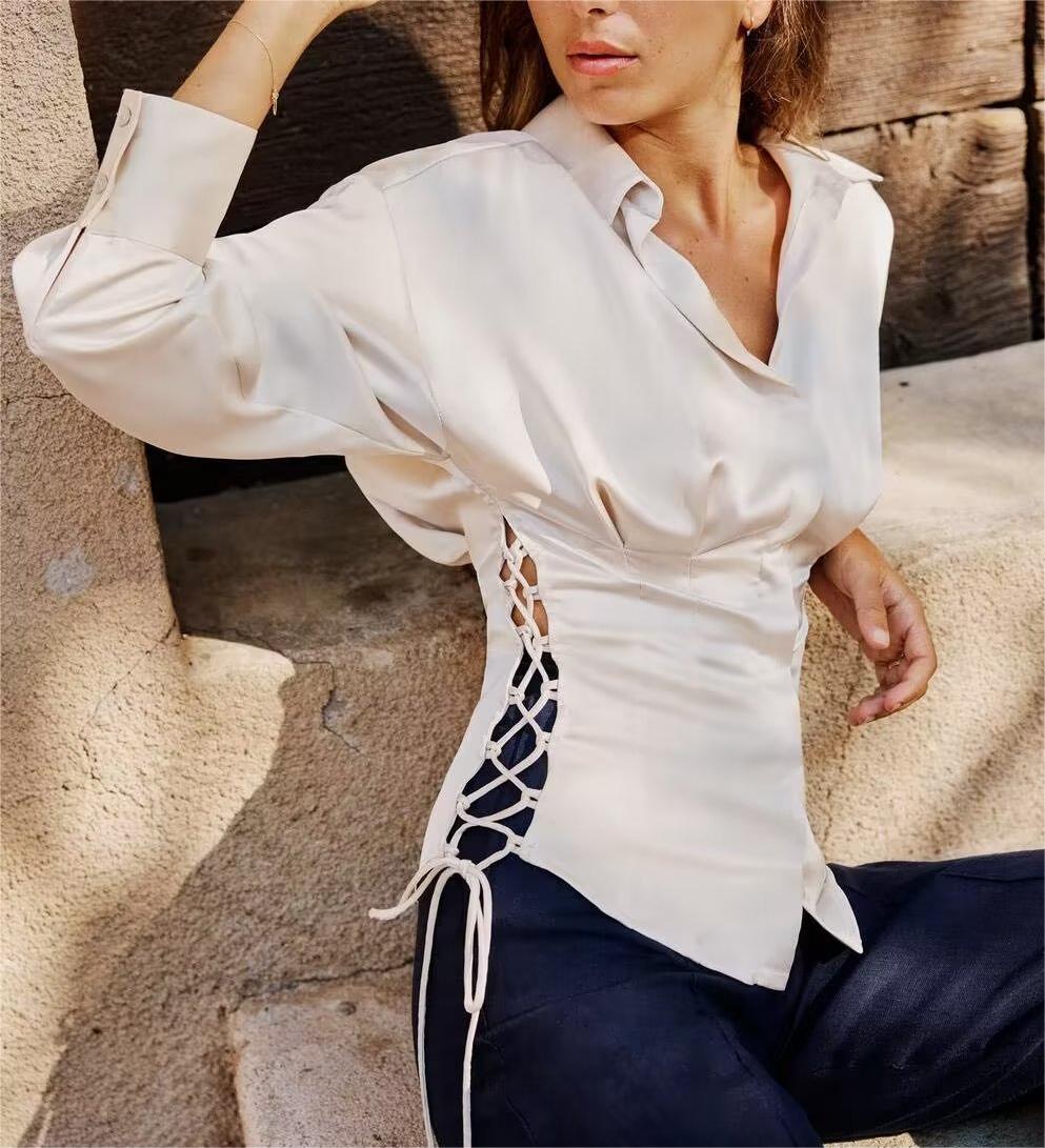 Chemisier en satin à manches longues et lacets pour femme coupe ajustée d'automne