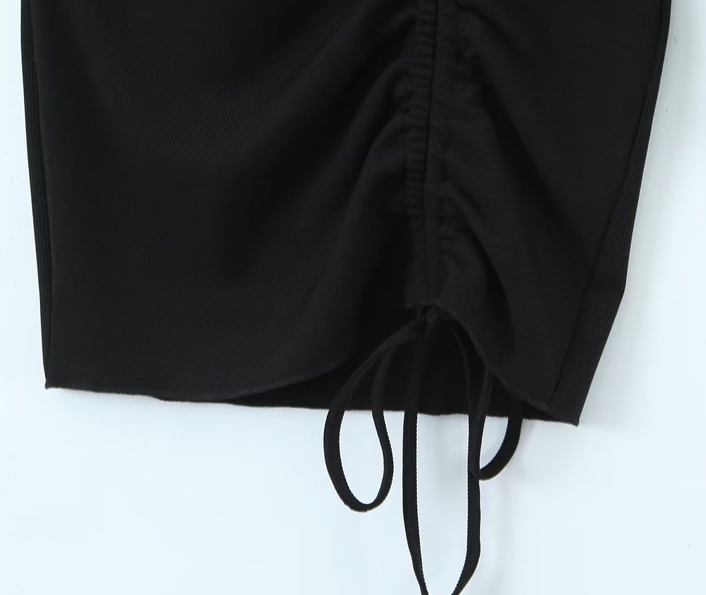Damenbekleidung Frühling Sexy hohle Kordelzug-Spitzenstrickkleid Hüftkleid