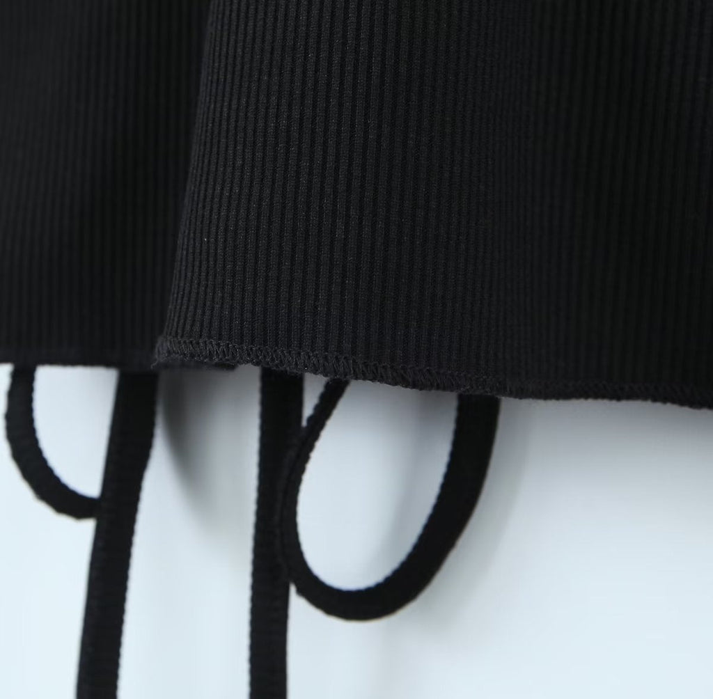 Damenbekleidung Frühling Sexy hohle Kordelzug-Spitzenstrickkleid Hüftkleid