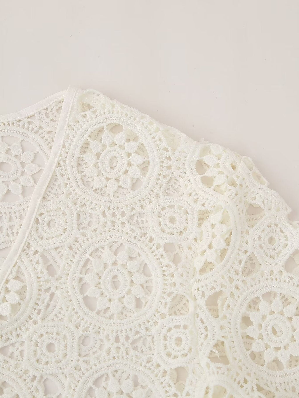 Robe longue femme brodée de dentelle, coupe ajustée, collection printemps