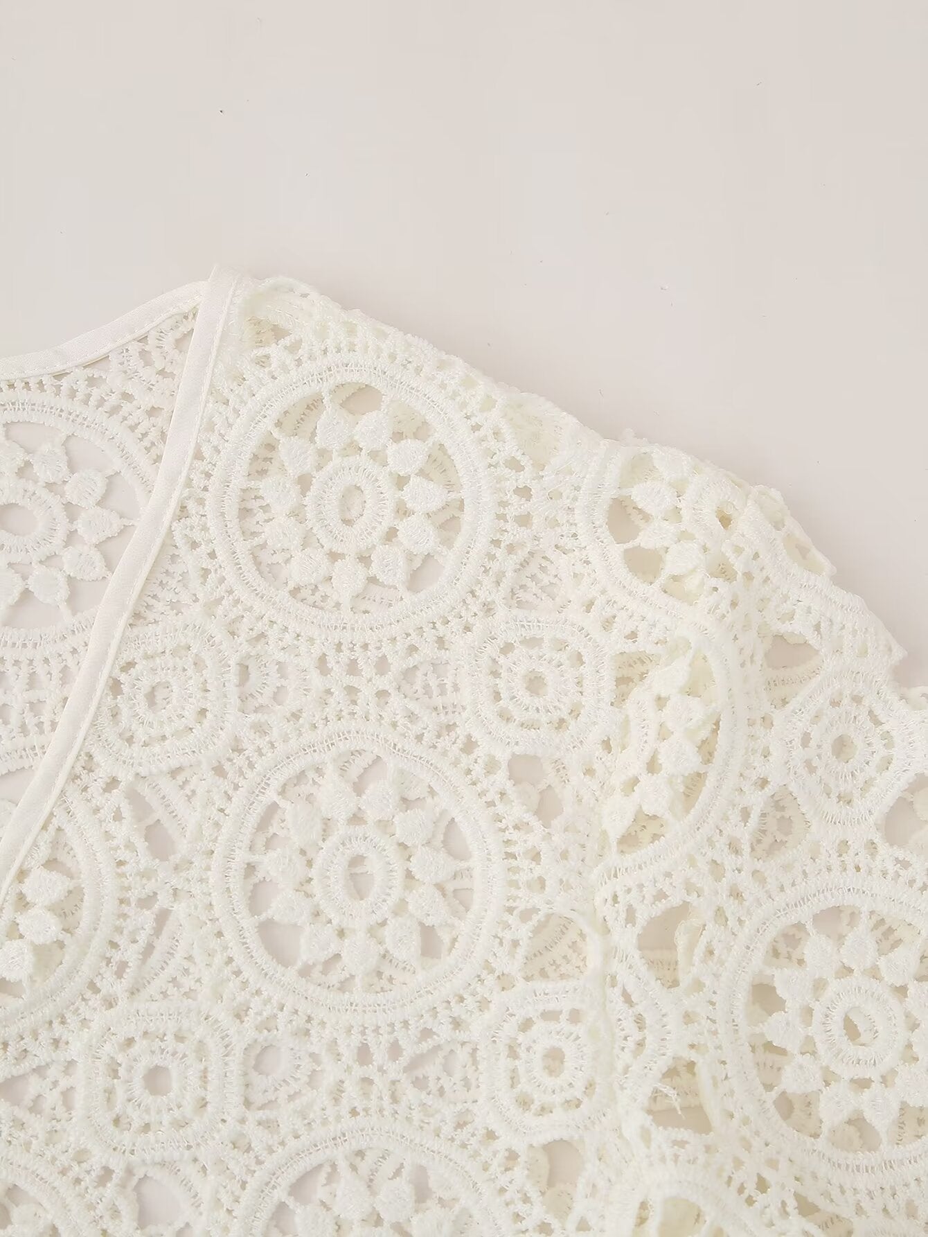 Robe longue femme brodée de dentelle, coupe ajustée, collection printemps