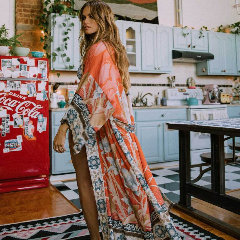 Kimono Orange Hintergrund Kranich Blumen Rot Blumen Sonnenschutz Cardigan Strand-Vertuschung Badeanzug Oberbekleidung Urlaub Rock Damen