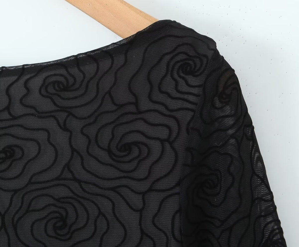 Sexy rein schwarzes florales Linien-Rundhals-Langarm-A-Linien-Kleid für Damen – schmal geschnitten, tailliert, kurzes Kleid, figurbetont