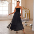 Vêtements pour femmes Robe en maille à paillettes de couleur unie avec bretelles sexy