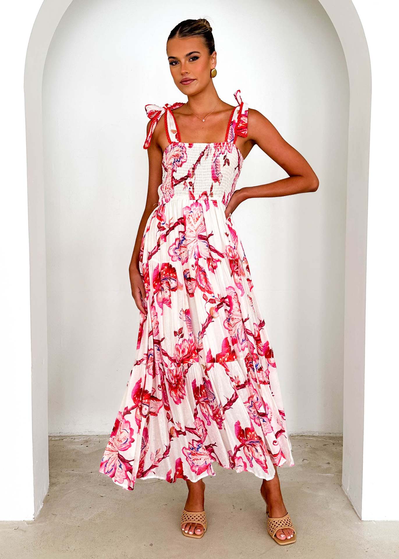 Robe longue imprimée florale à bretelles, taille smockée élastique, bretelles nouées et large jupe évasée Printemps-Été