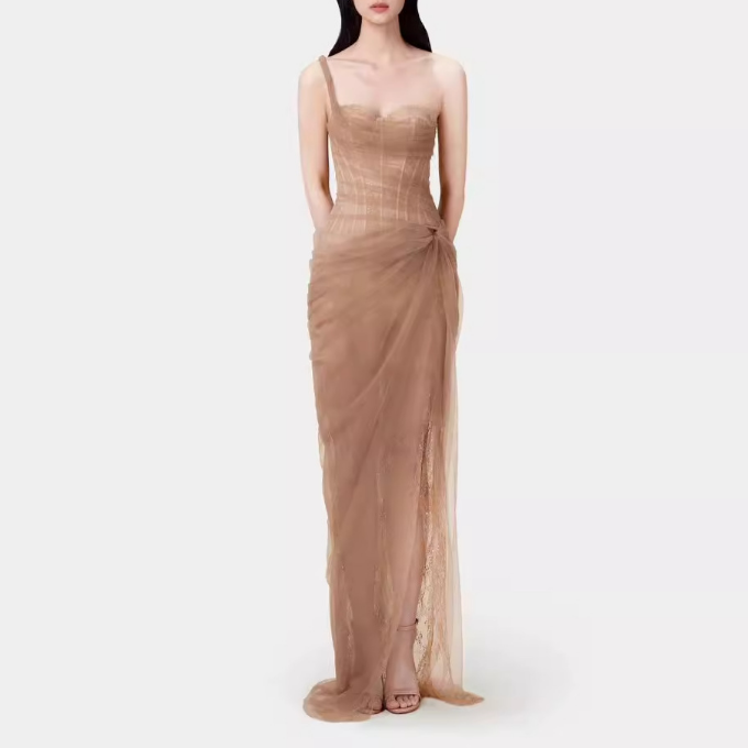 Robe d'été pure sexy en dentelle de couleur unie à une épaule