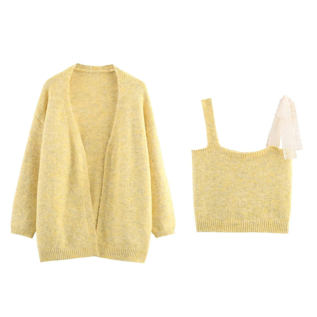 Ensemble deux pièces gilet tricoté avec blouse à col en dentelle et bretelles pour femme