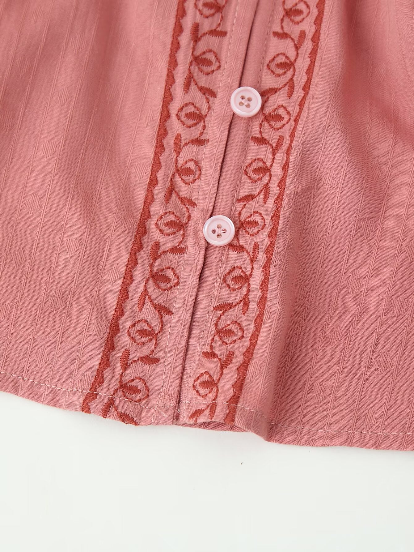 Chemise brodée contrastée à manches longues pour femme