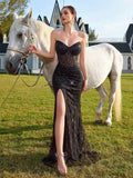 Robe de soirée moulante longue en dentelle à paillettes, coupe droite, taille haute, avec fente et décolleté ajouré, idéal pour les cocktails