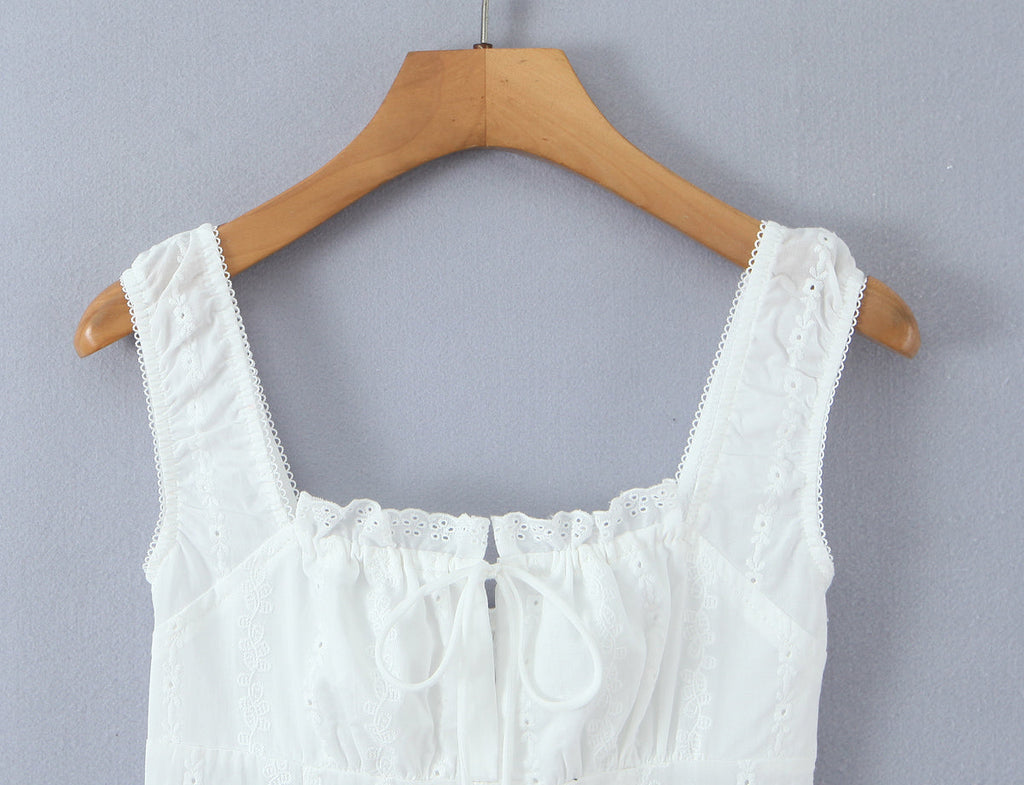 Robe courte en dentelle à fines bretelles, coupe ajustée, amincissante, sexy, style bourgeon pour femme