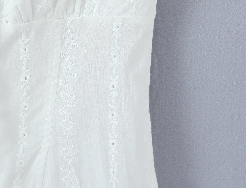 Robe courte en dentelle à fines bretelles, coupe ajustée, amincissante, sexy, style bourgeon pour femme