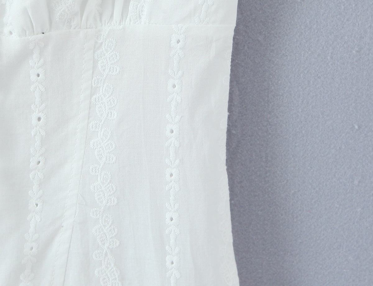Robe courte en dentelle à fines bretelles, coupe ajustée, amincissante, sexy, style bourgeon pour femme