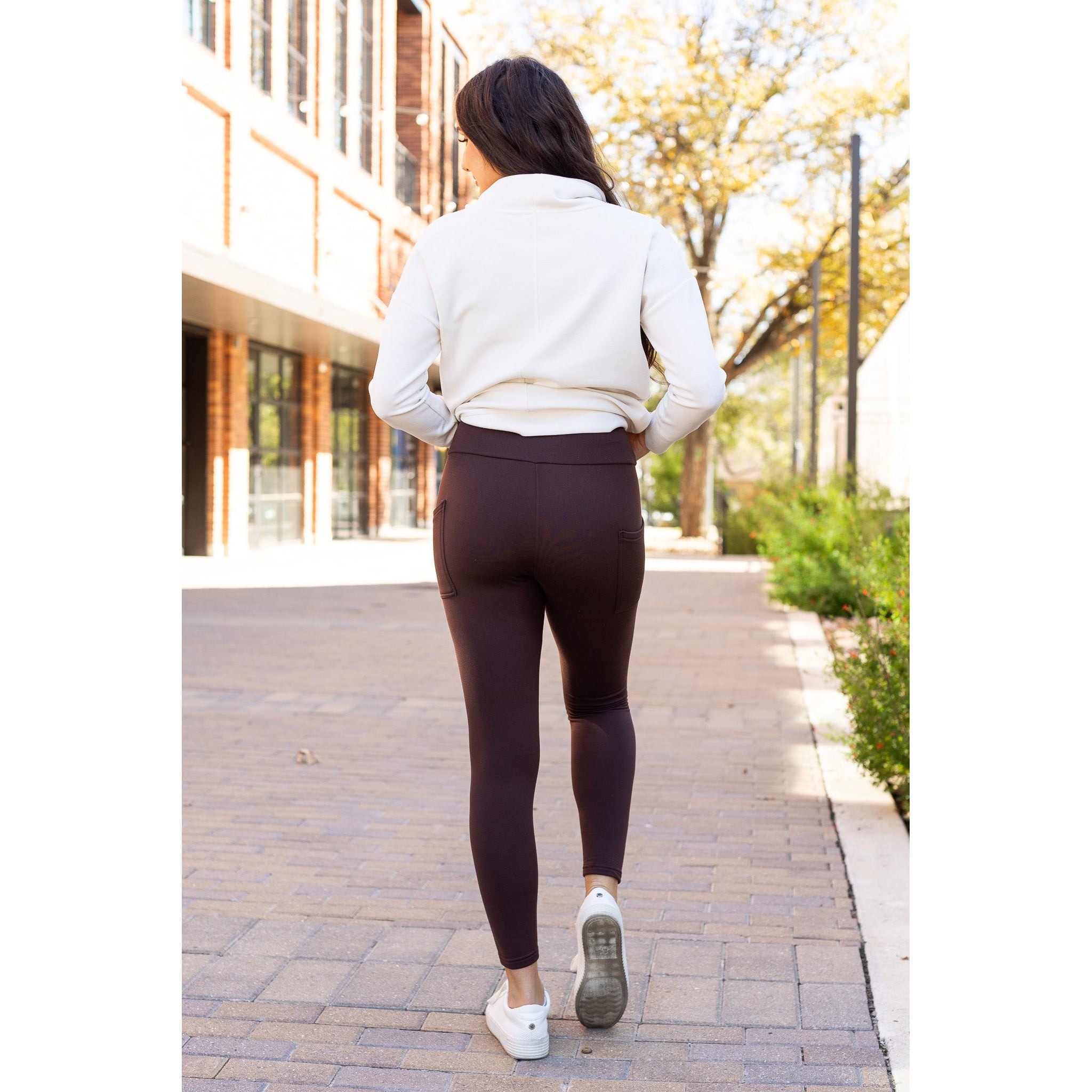 Belle - Legging polaire marron long avec poches*