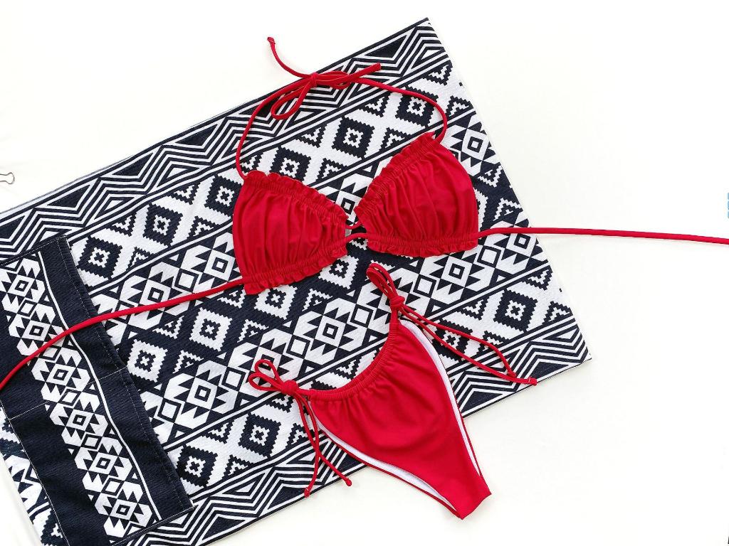 Maillots de bain verts string dos nu femme avec volants, maillot de bain texturé