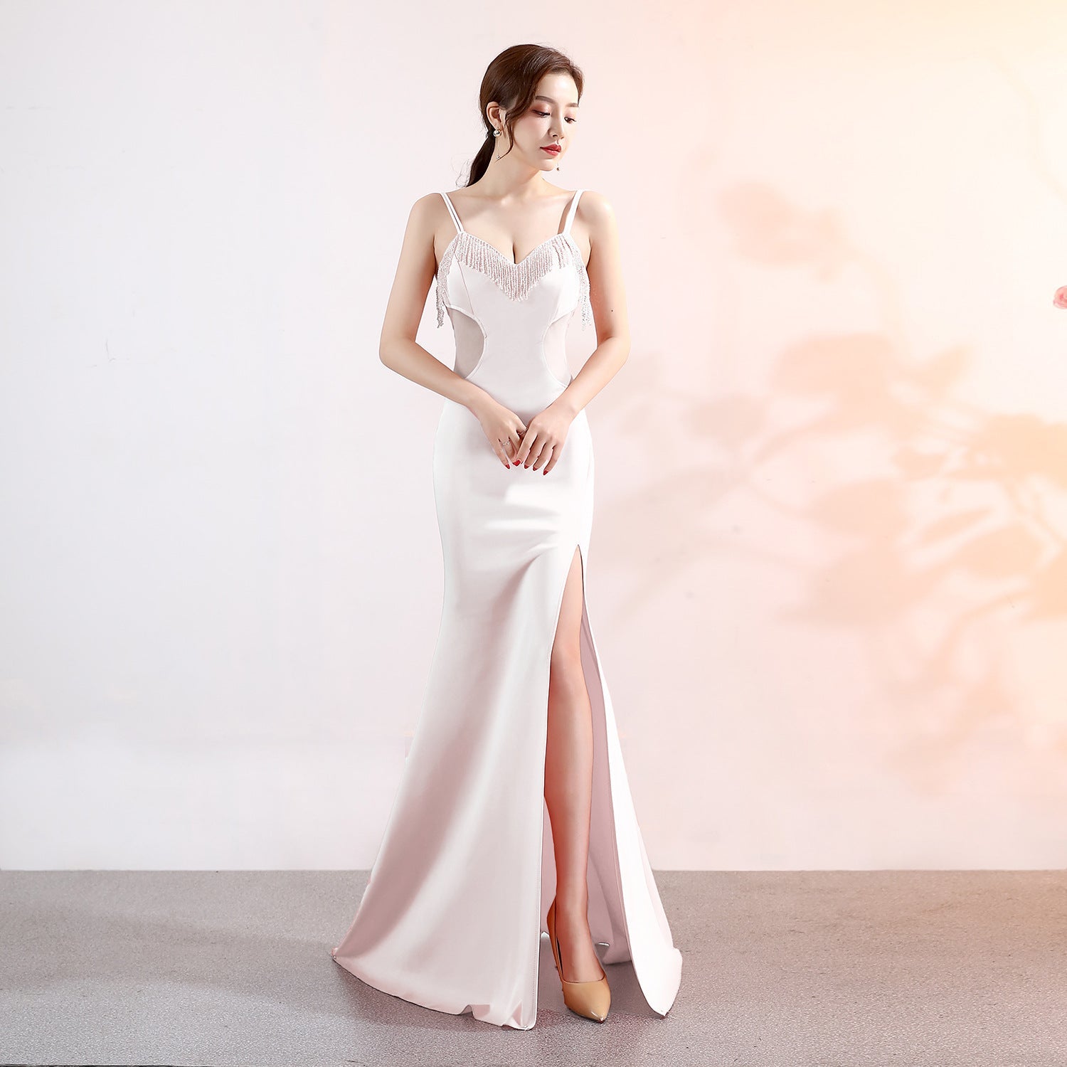 Abendkleid mit tiefem V-Ausschnitt, lang, sexy, schmal geschnitten, mit Schlitz, für Nachtclub-Auftritte und gesellschaftliche Anlässe