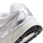 Nike Damen P-6000 - Weiß/Metallic Silber