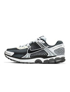 Nike Herren Zoom Vomero 5 SE SP - Dunkelgrau