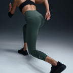 Nike Damen Therma-Fit One Leggings – Vintagegrün/Weiß