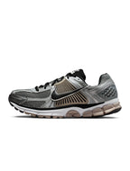 Nike Zoom Vomero 5 pour Homme - Argent Métallisé