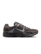 Nike Homme Zoom Vomero 5 - Cave Stone