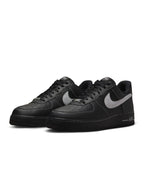 Nike Herren Air Force 1 '07 LV8 - Schwarz/Wolf Grau