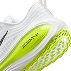 Nike Vomero Plus Homme - Blanc/Volt Clair