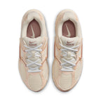 Nike Damen V5 Runner - Soft Pearl