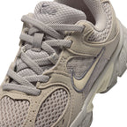 Nike (PS) V5 Runner - Mondpartikel