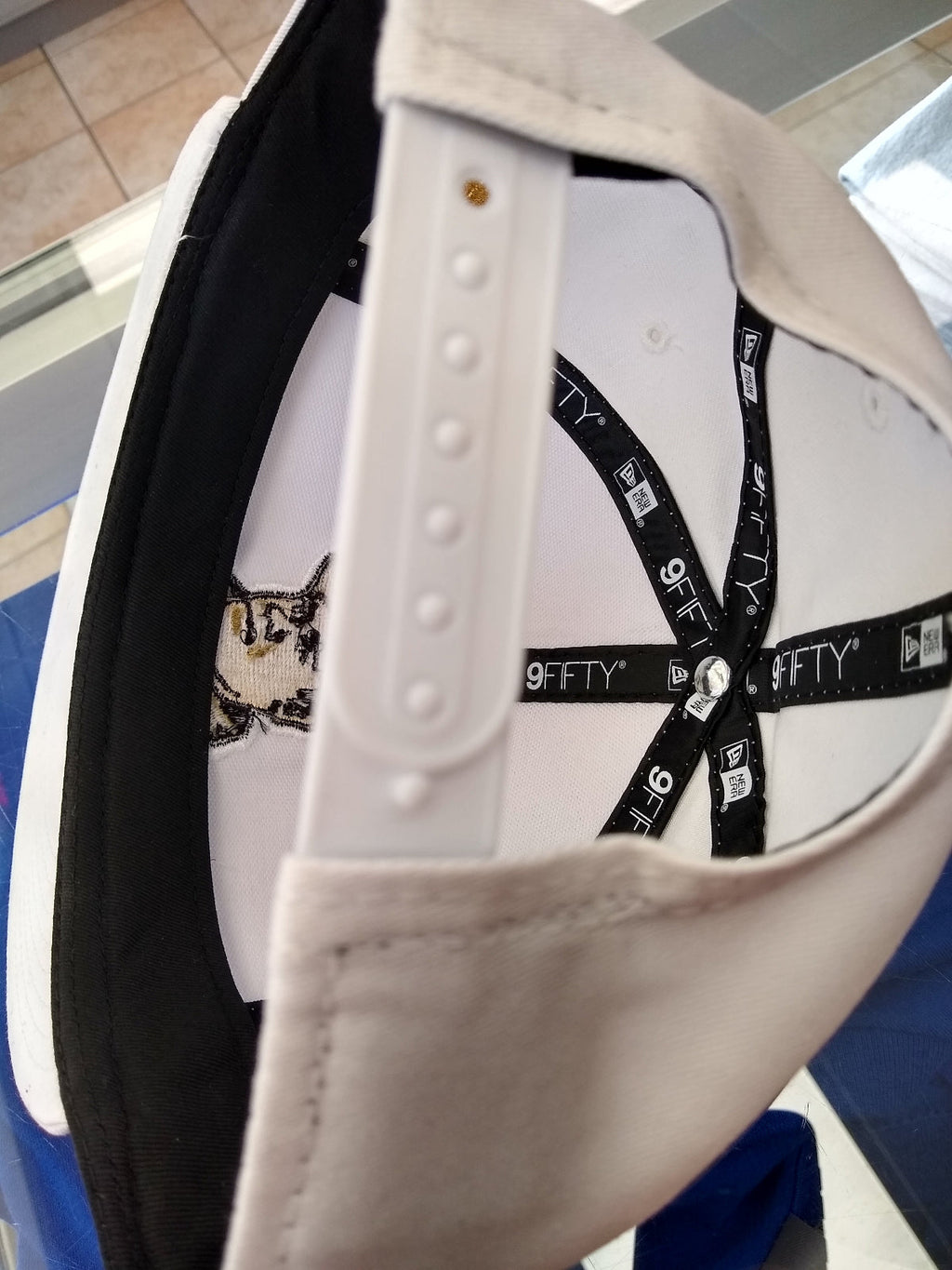 Casquettes brodées du logo « El Chapo »