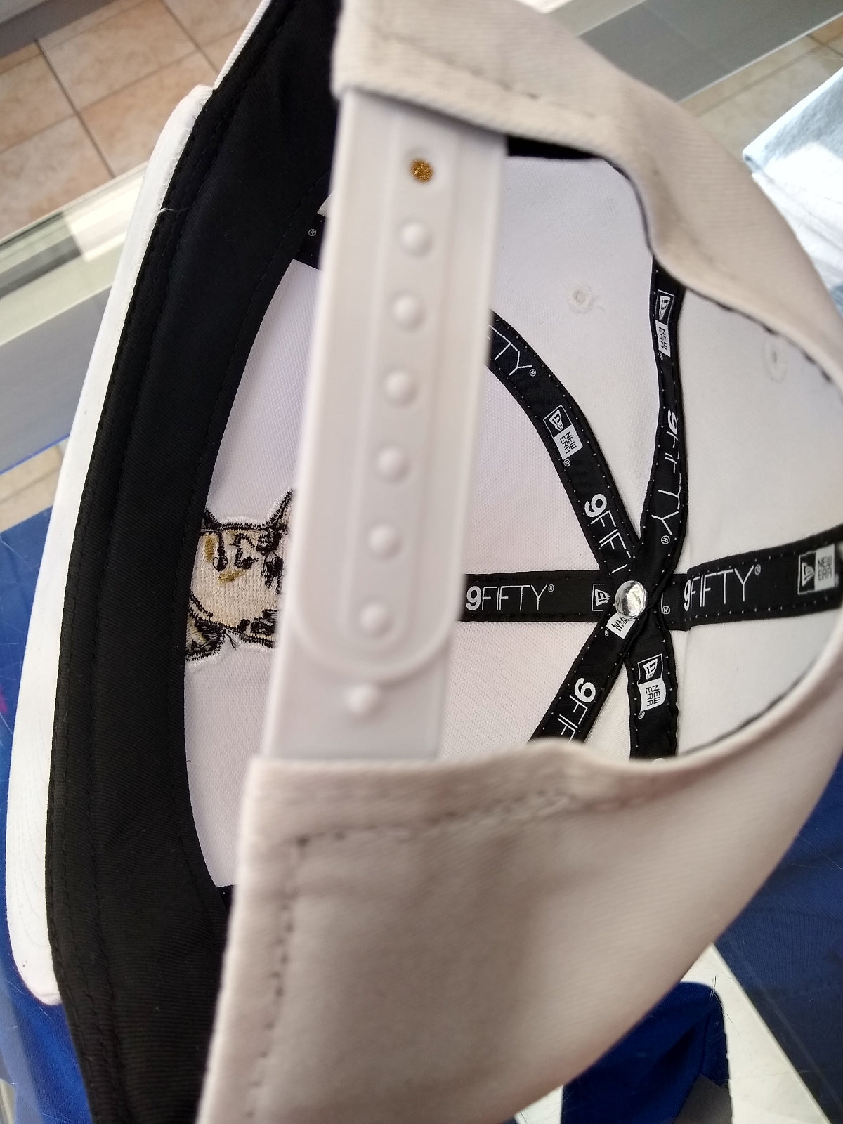Casquettes brodées du logo « El Chapo »
