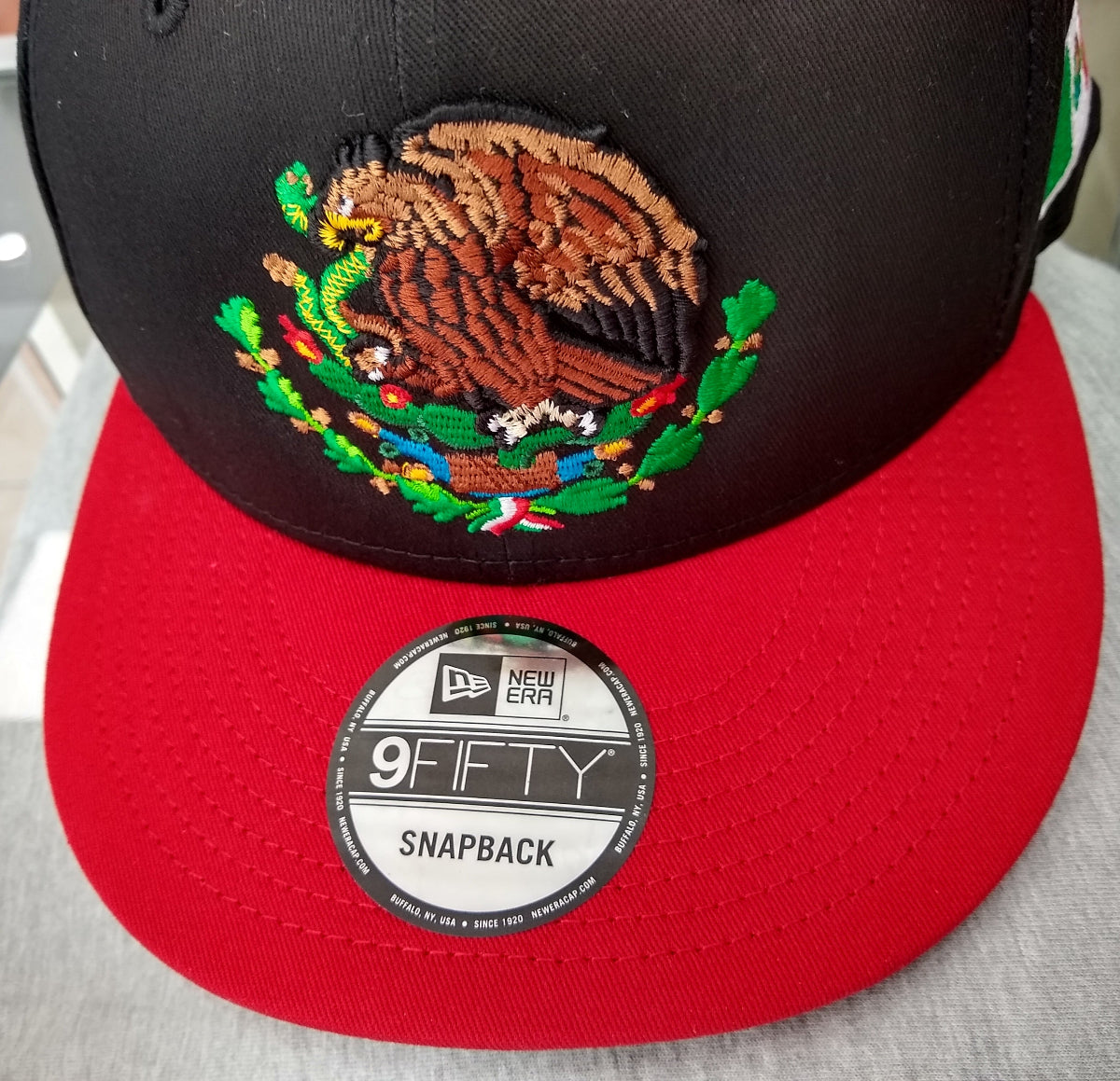 Casquette Snapback brodée bouclier et drapeau Mexique Noir - Rouge