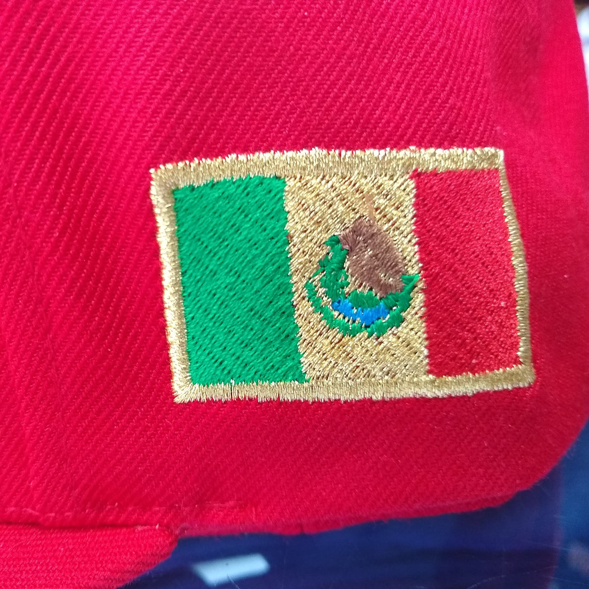 Bestickte SnapBack Mexikanischer Stier Logo Rote Kappe