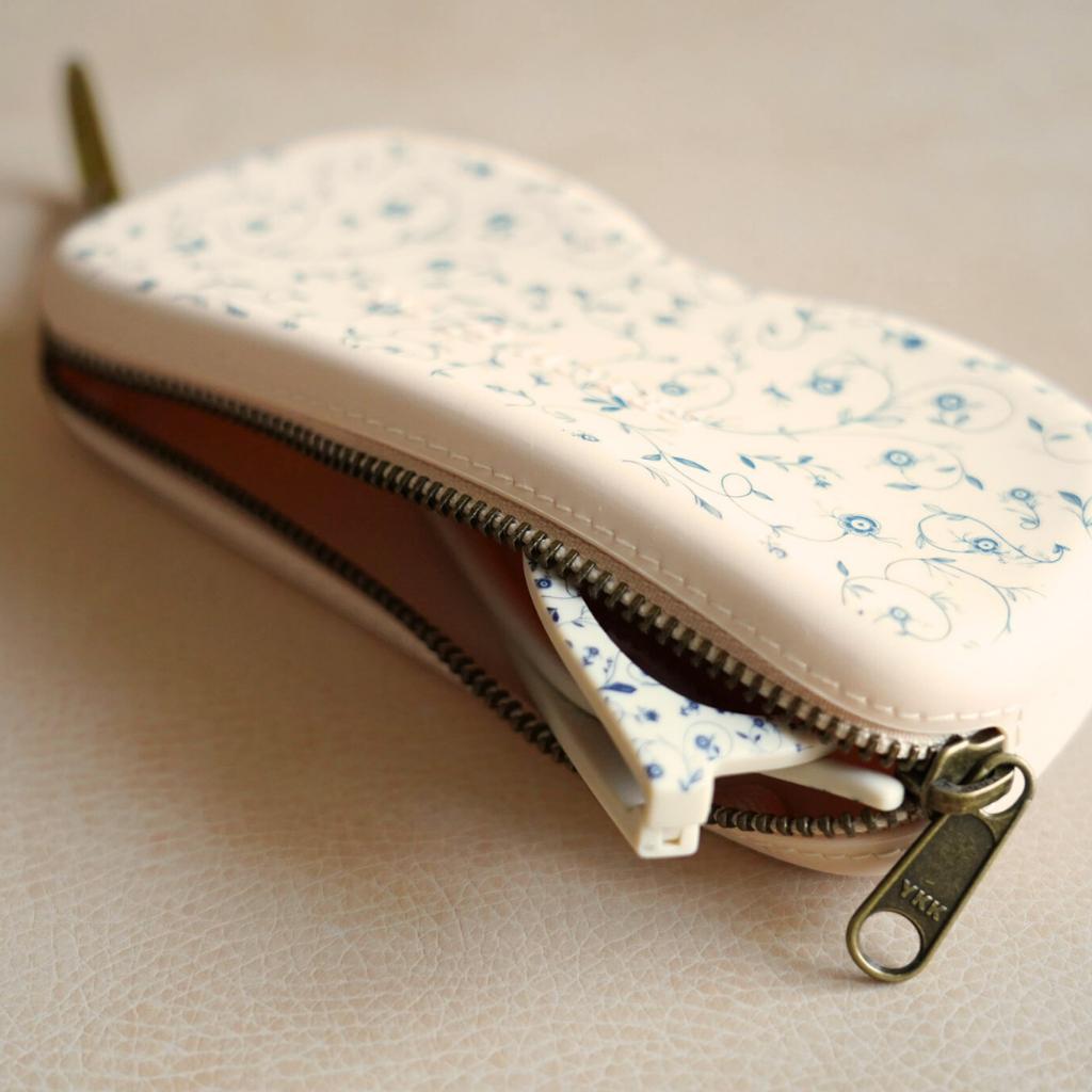 Zip + Go Case | Soft Silicone | Scandi Floral - The7Letter