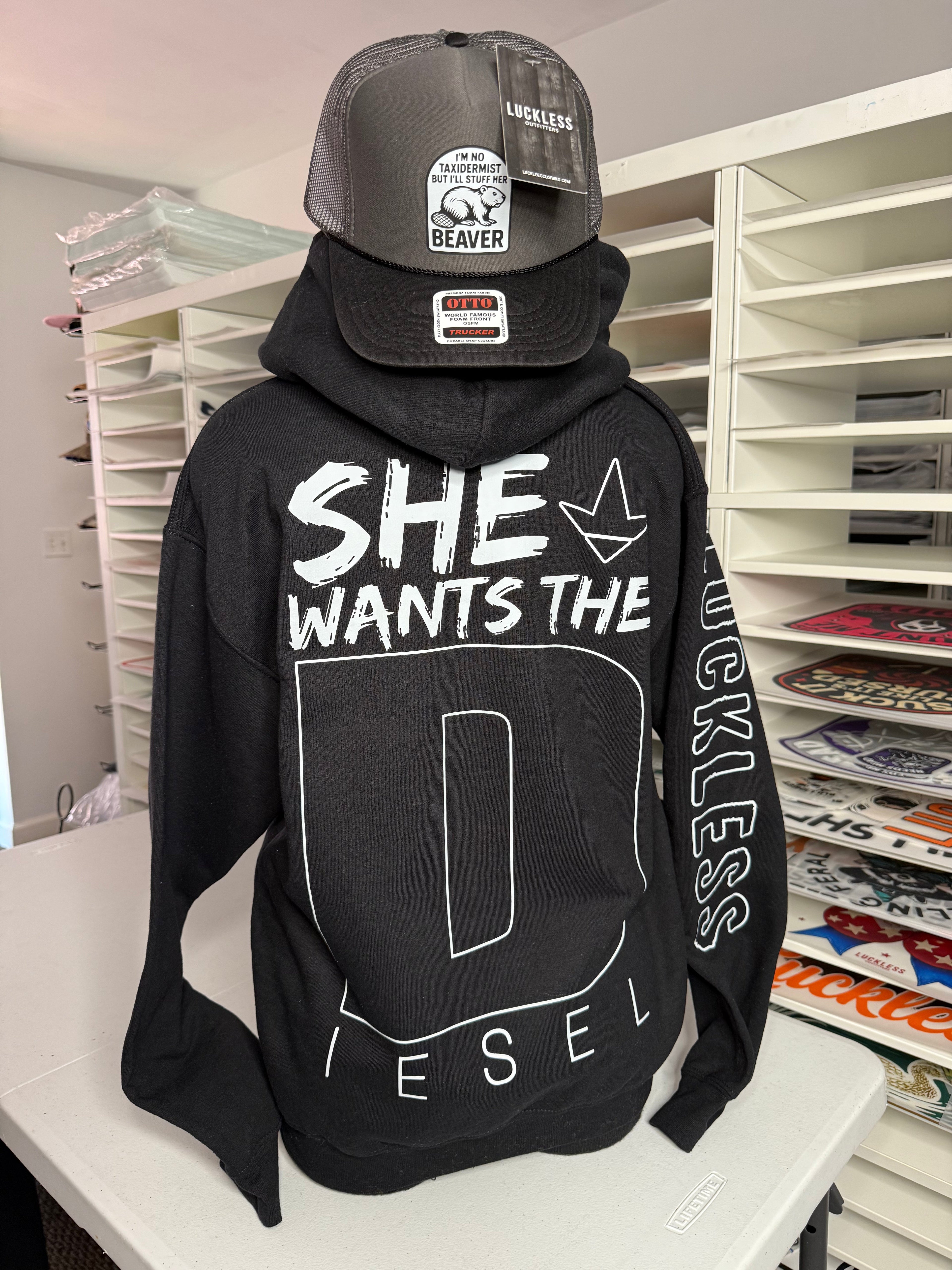 Sie will den Diesel-Hoodie