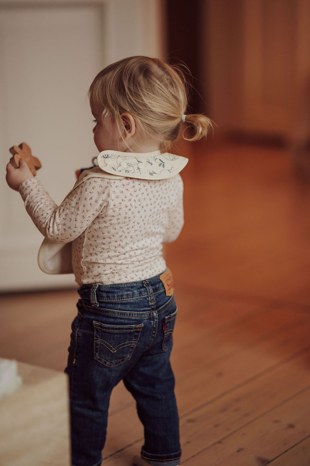 Basic Bib | Scandi Floral - The7Letter