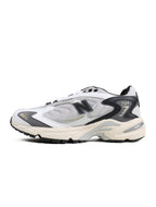 New Balance Homme 725 - Matter Black