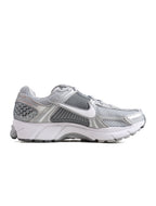 Nike Herren Zoom Vomero 5 – Wolf Grau/Weiß