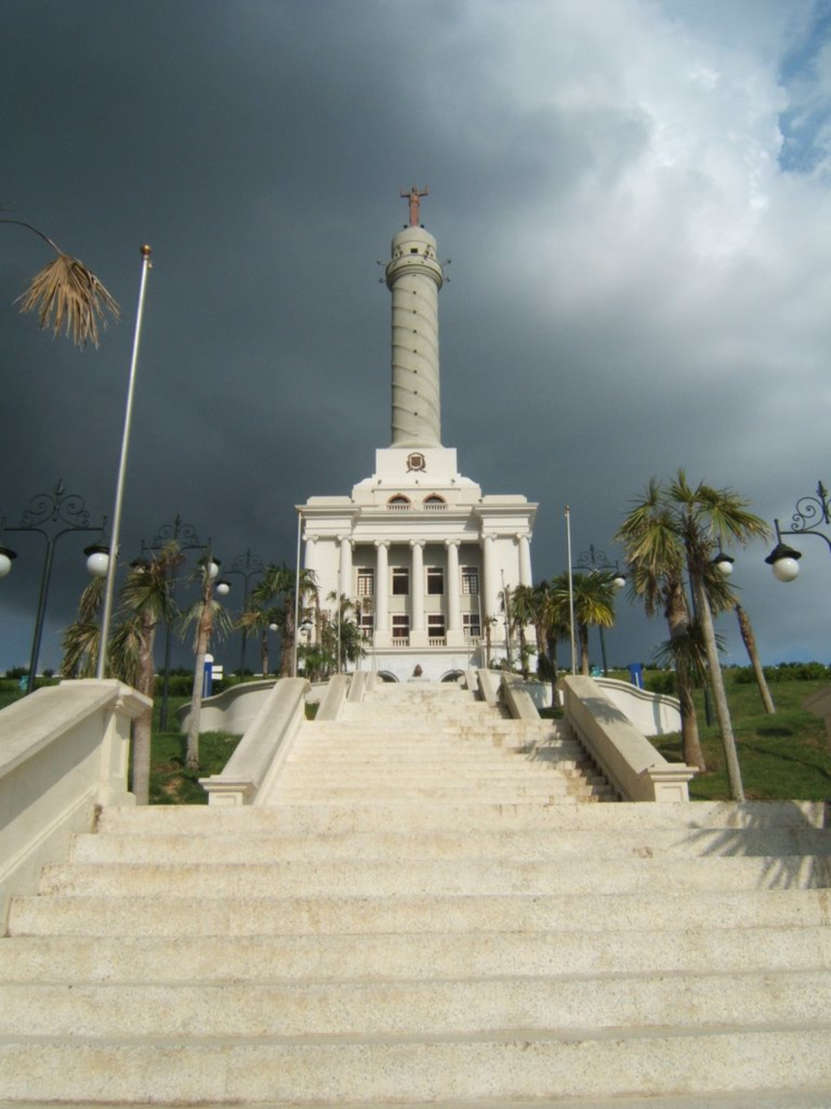 Chapeaux Monumento Santiago République Dominicaine