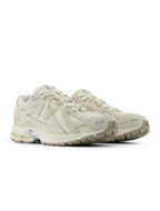 Baskets New Balance 1906 pour homme - Beige