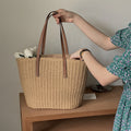 Sac en paille simple Sac en paille Tressé Sac de plage Vacances Sac à bandoulière assorti Sac fourre-tout d'été pour le bureau