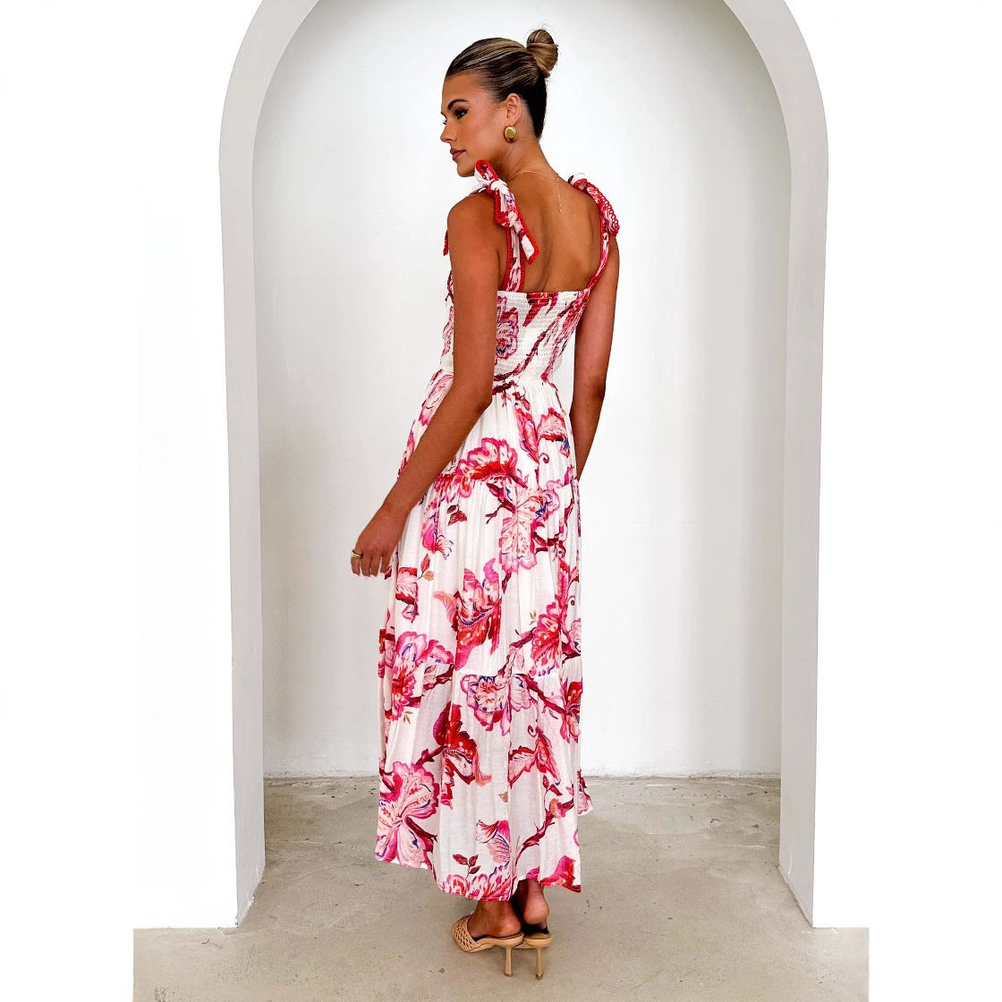 Robe longue imprimée florale à bretelles, taille smockée élastique, bretelles nouées et large jupe évasée Printemps-Été