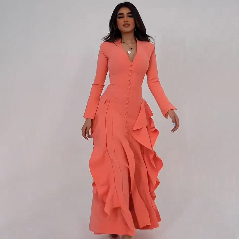Sommerkleid mit V-Ausschnitt, langem Schlitz, eleganten Rüschen