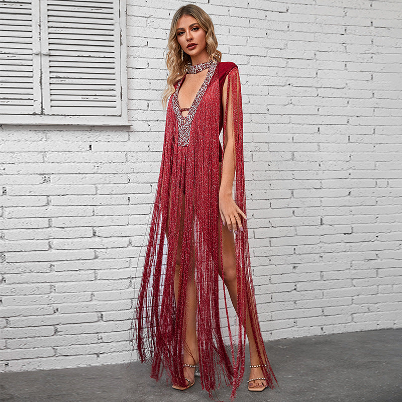Robe de soirée luxueuse à strass et pampilles, décolleté plongeant en V, haute couture pour performances