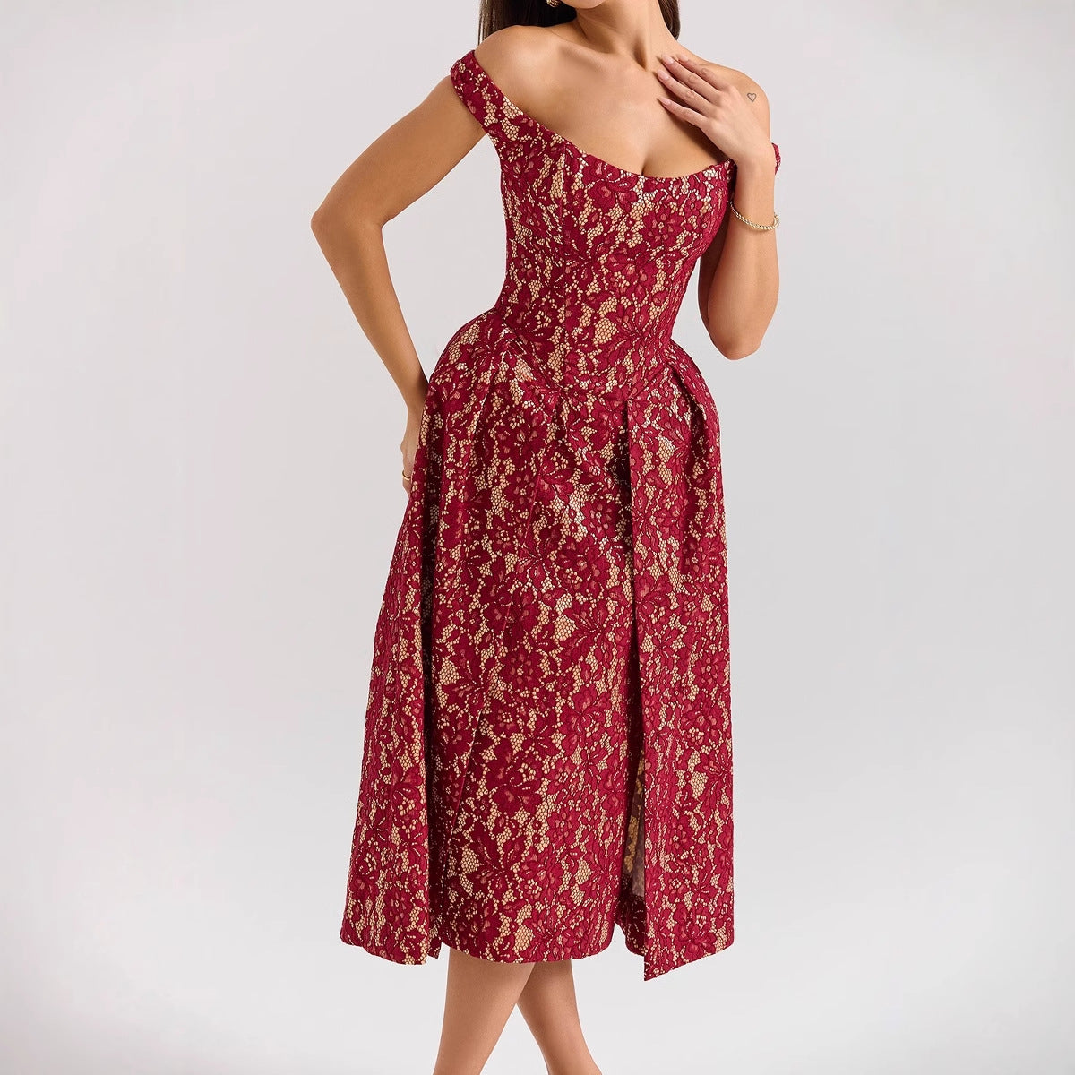 Robe d'été pour femme, collection printemps-été, élégante, épaules dénudées, dos nu, coupe ajustée, cintrée, imprimée