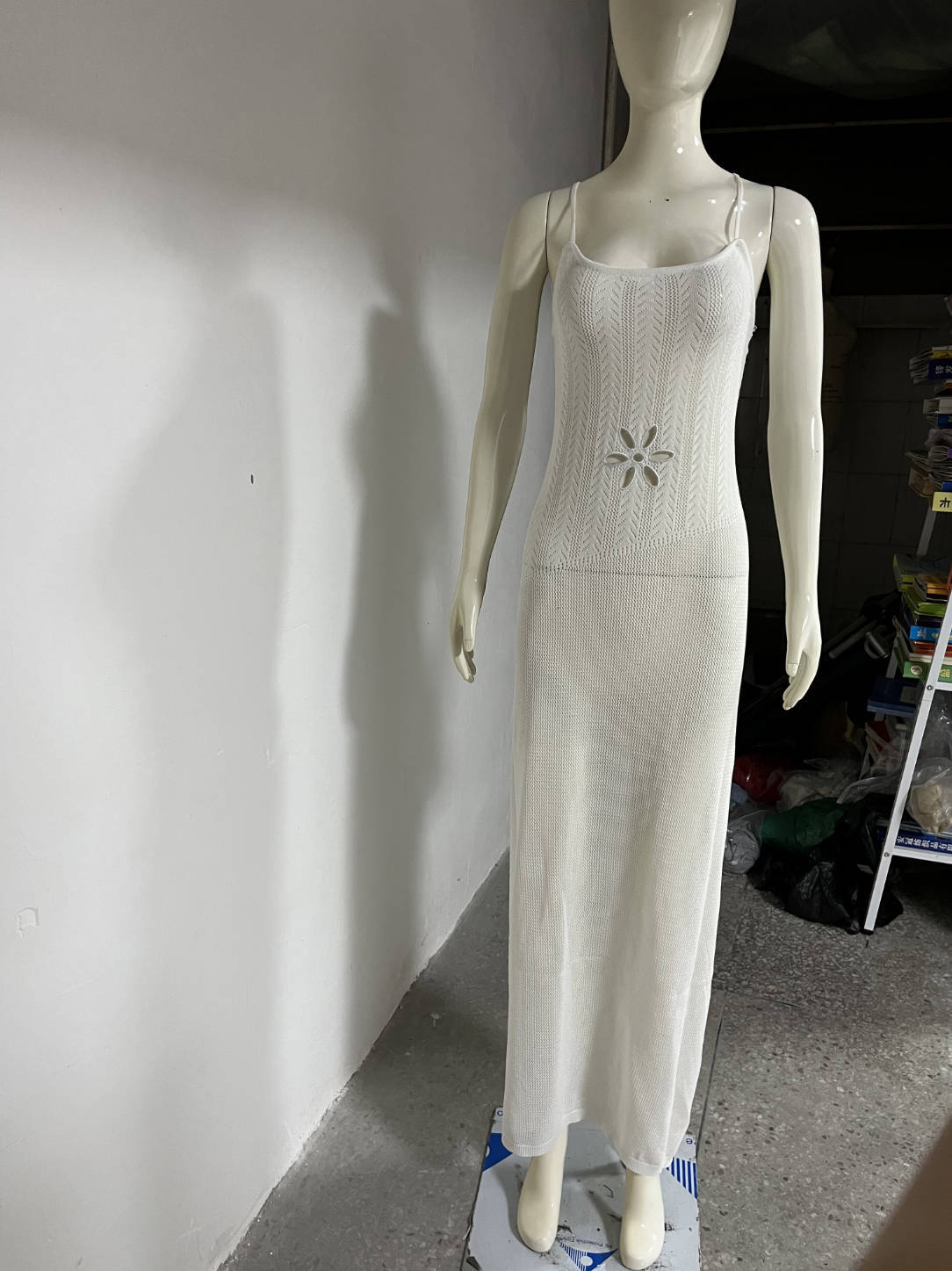 Robe de plage sexy moulante à découpes florales avec bretelles et dos nu Printemps-Été