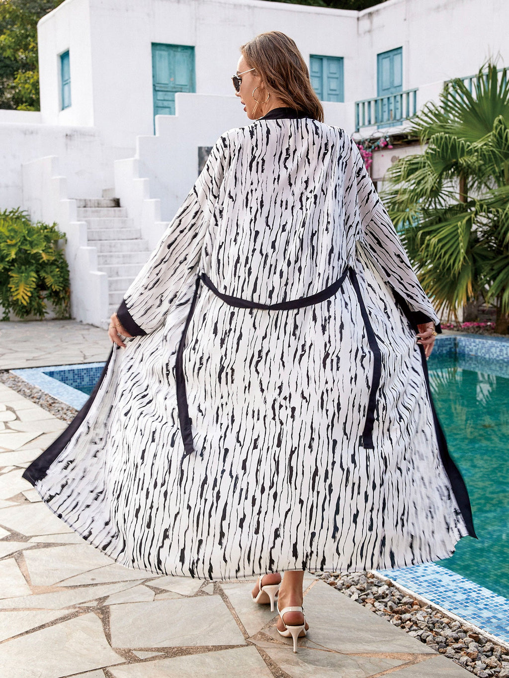Schwarz eingefasster Viskose bedruckter Strandkaftan Sexy Cardigan Lockeres Bikini-Cover