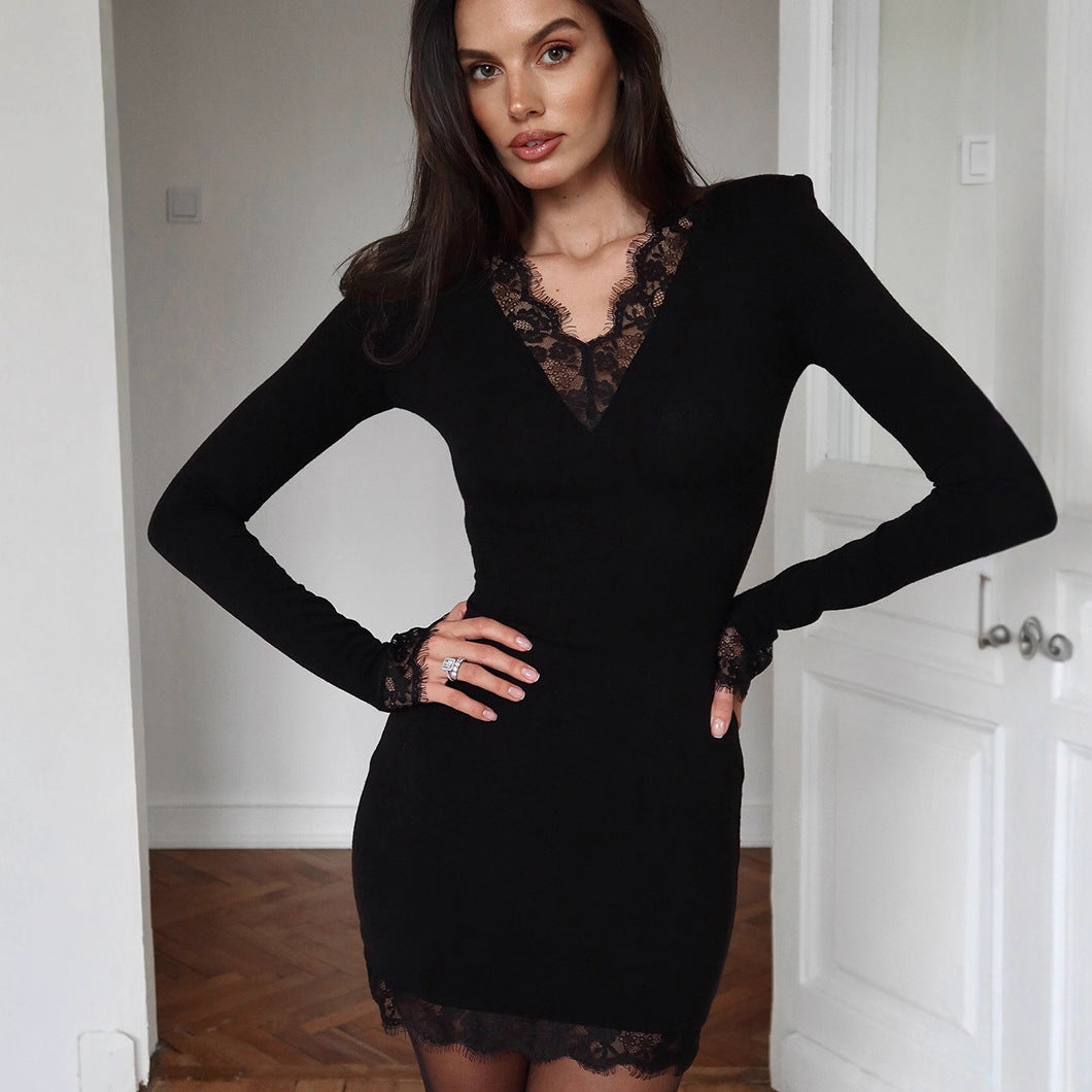 Robe élégante Femme Adulte Col V Dentelle Couture Noir Sexy Moulante Soie de Lait Hanches Automne Hiver