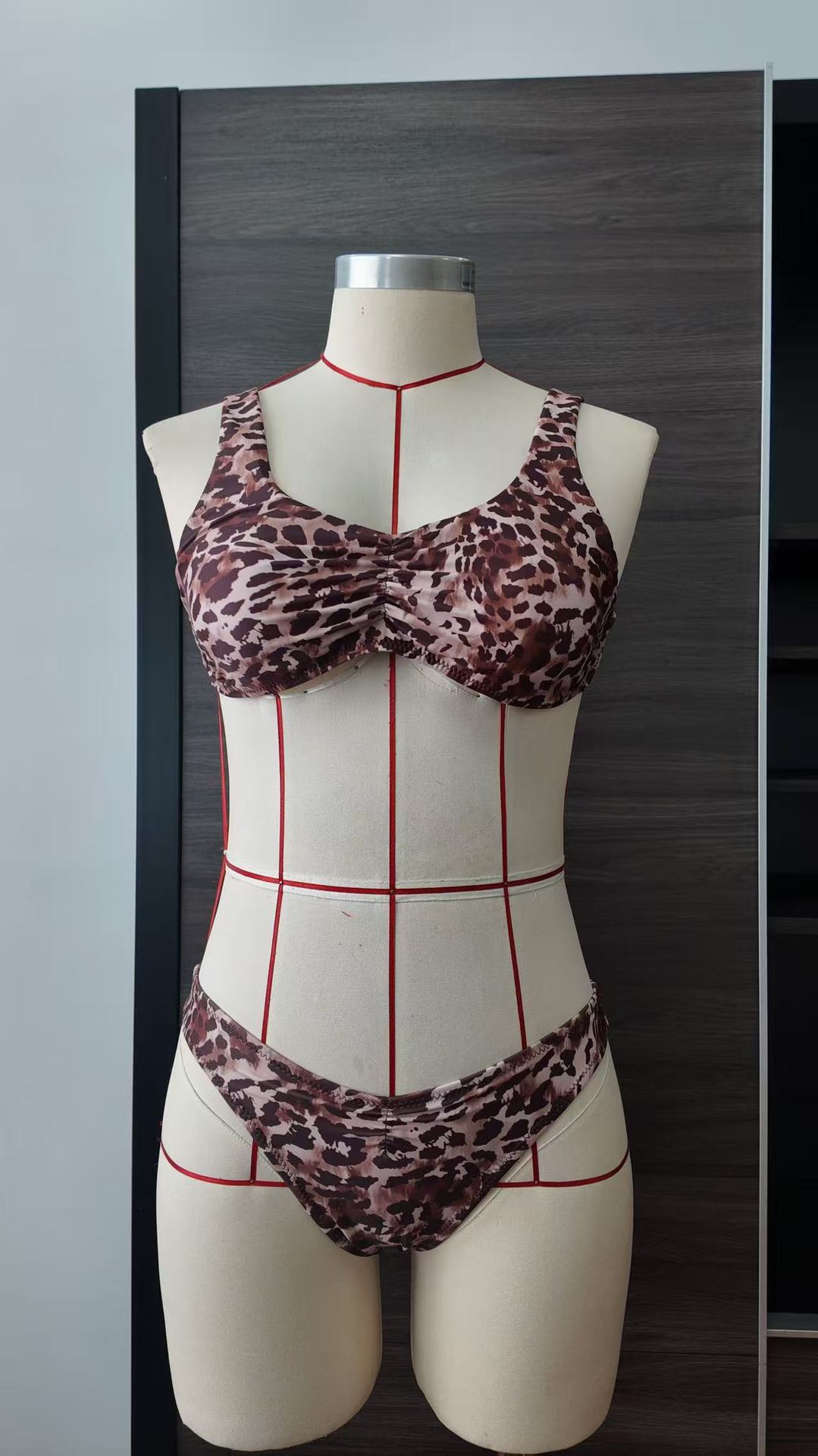 Maillot de bain deux pièces à imprimé léopard et bretelles pour femme, en tissu double épaisseur