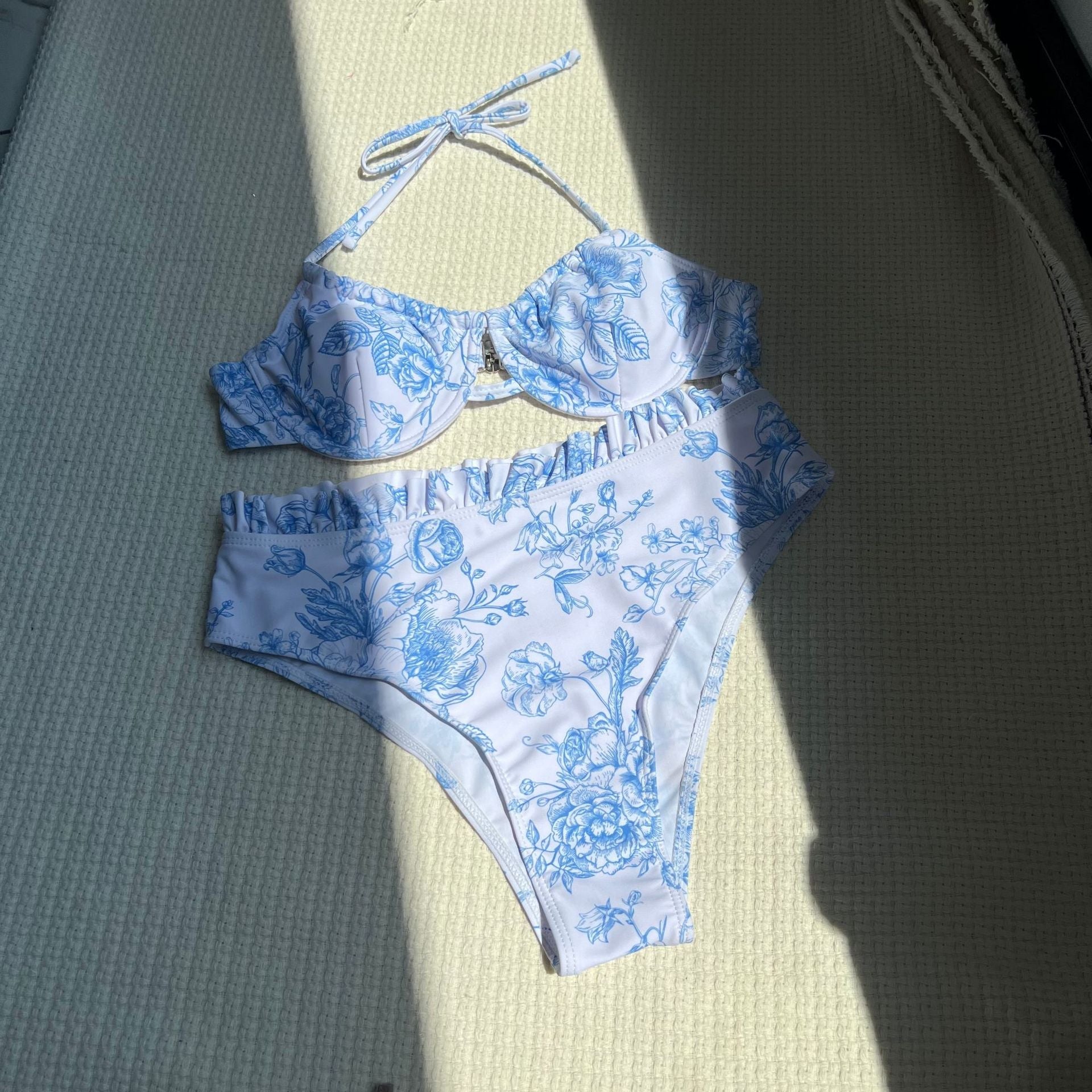 Frisches Blumendesign Split-System Hals Hoch Taillierter Split Bikini Set Bikini