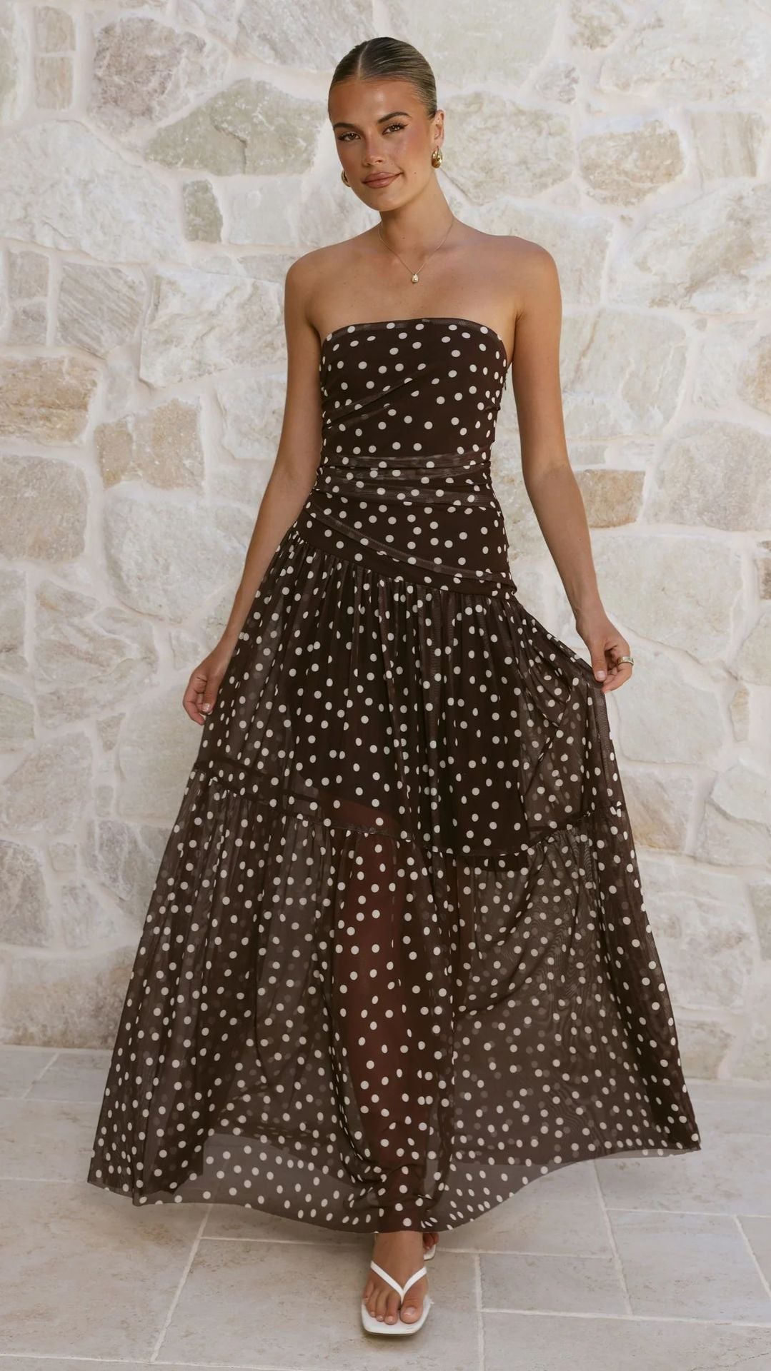 Gute Sommerkleid mit Tupfenmuster, Wickel-Brustbereich, schulterfrei und Netz-Maxikleid